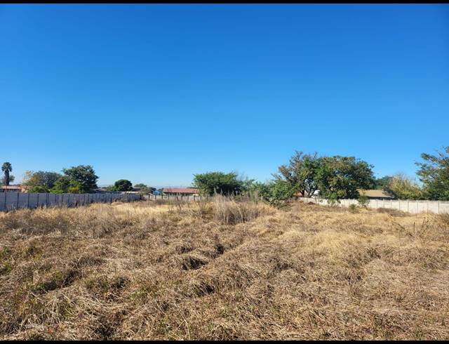 1,427M² VACANT LAND FOR SALE IN OOS EINDE